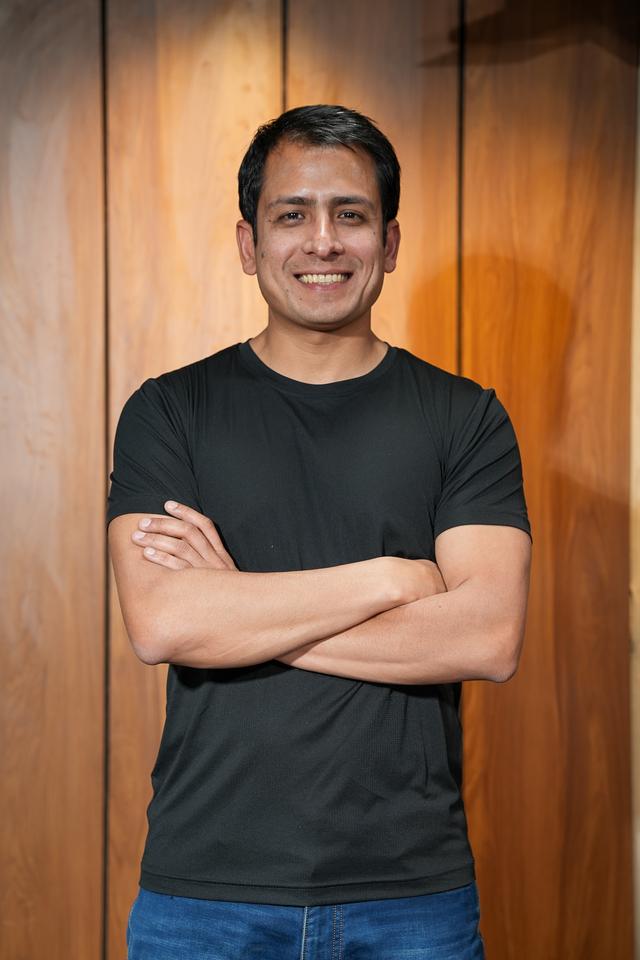 Udgum Khadkaphoto